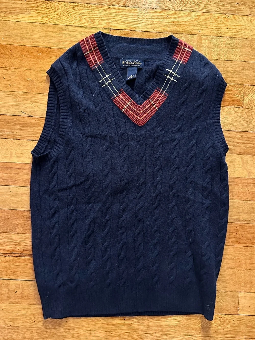 BROOKS BROTHERS Scottish lamb wool cable knit vest Medium blue red sweater plaid